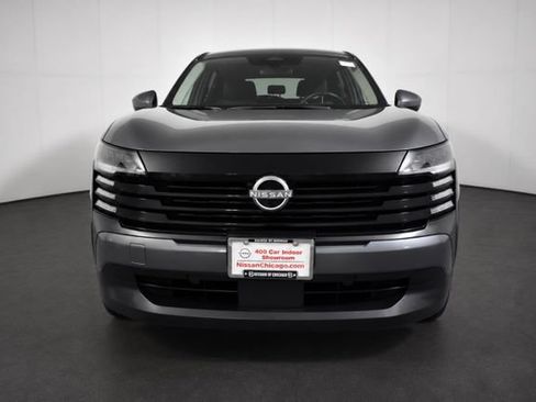 Used 2025 Nissan Kicks SV AWD/4WD image 2