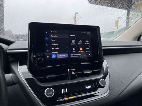 Used 2025 Toyota Corolla LE image 21