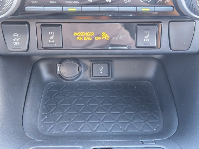 Used 2021 Toyota RAV4 XSE w/ XSE Grade Weather Package AWD/4WD image 13