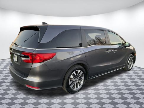 Used 2024 Honda Odyssey EX-L image 3