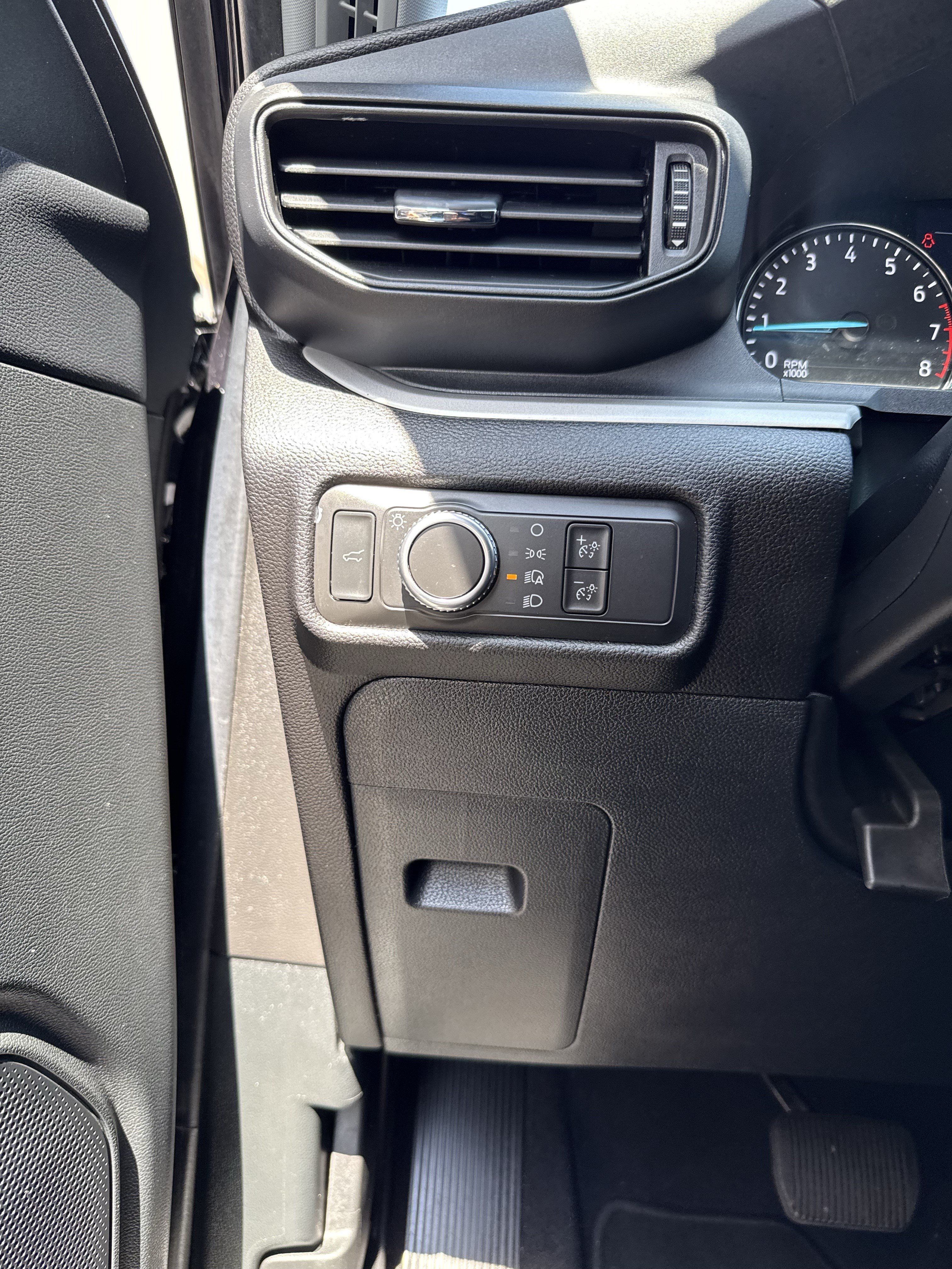 Used 2021 Ford Explorer XLT RWD image 31