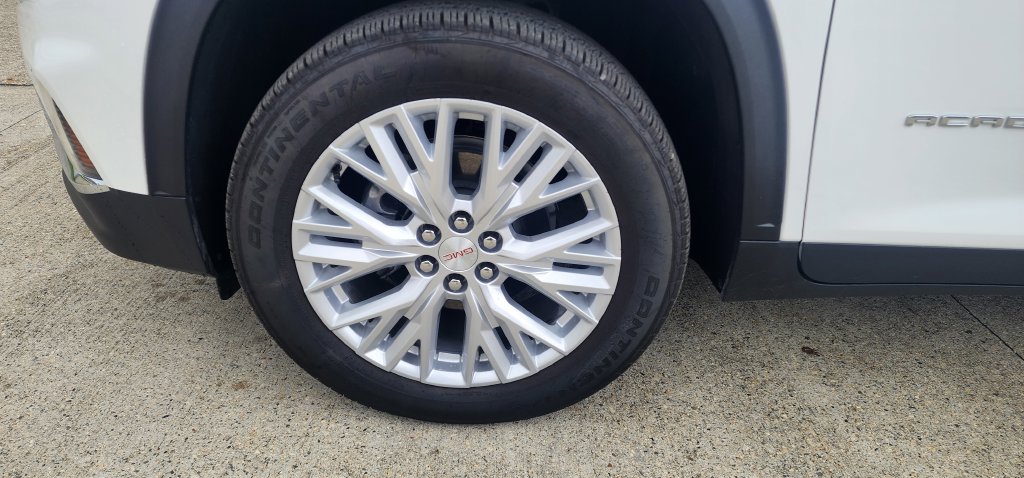 Used 2026 GMC Acadia Elevation w/ Elevation Premium Package FWD image 9