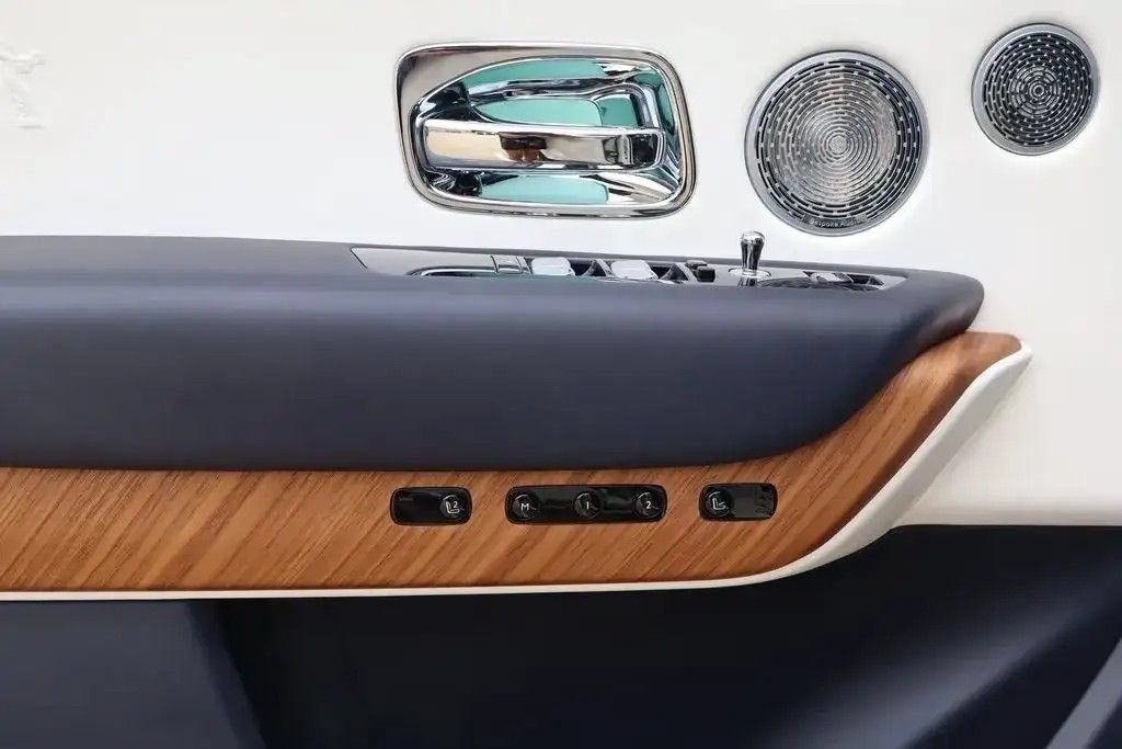 Certified 2026 Rolls-Royce Cullinan w/ Cullinan Package AWD/4WD image 25