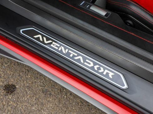 Used 2019 Lamborghini Aventador SVJ AWD/4WD image 68