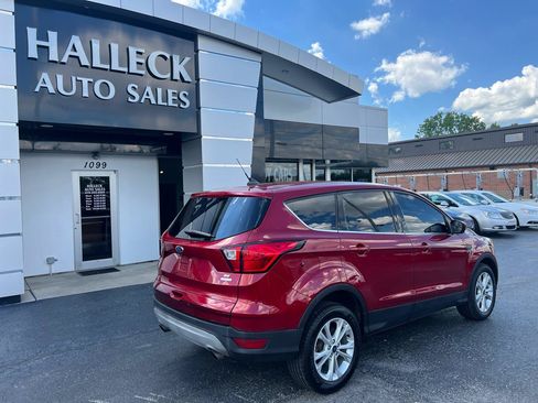 Used 2019 Ford Escape SE FWD image 6