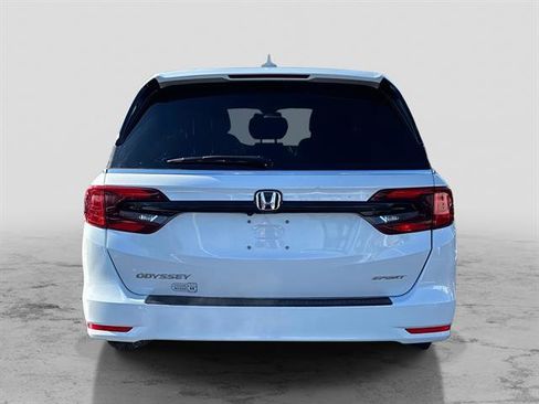 Used 2023 Honda Odyssey Sport image 6