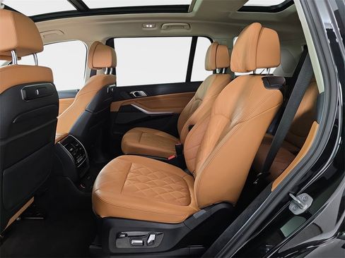 Certified 2023 BMW X7 xDrive40i w/ Premium Package image 15