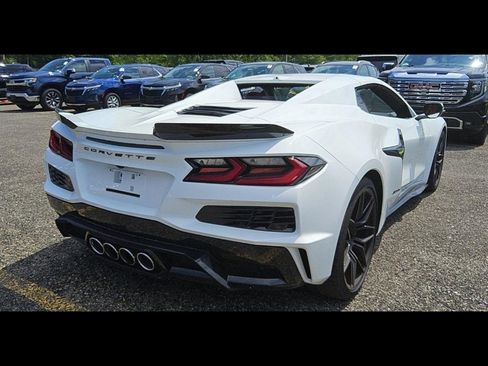Used 2024 Chevrolet Corvette Z06 image 9