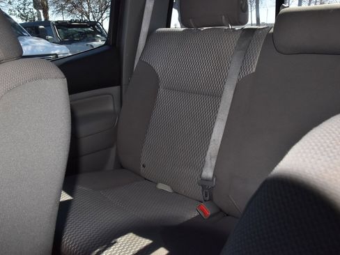 Used 2014 Toyota Tacoma PreRunner w/ SR5 Package image 18