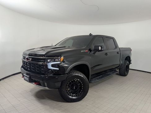Used 2022 Chevrolet Silverado 1500 ZR2 w/ Technology Package AWD/4WD image 1