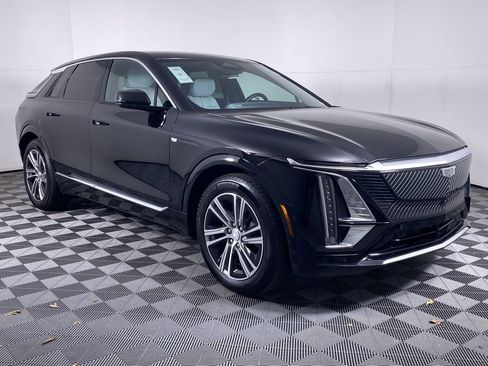 Certified 2024 Cadillac Lyriq Luxury w/ LPO, Floor Liner Package image 21