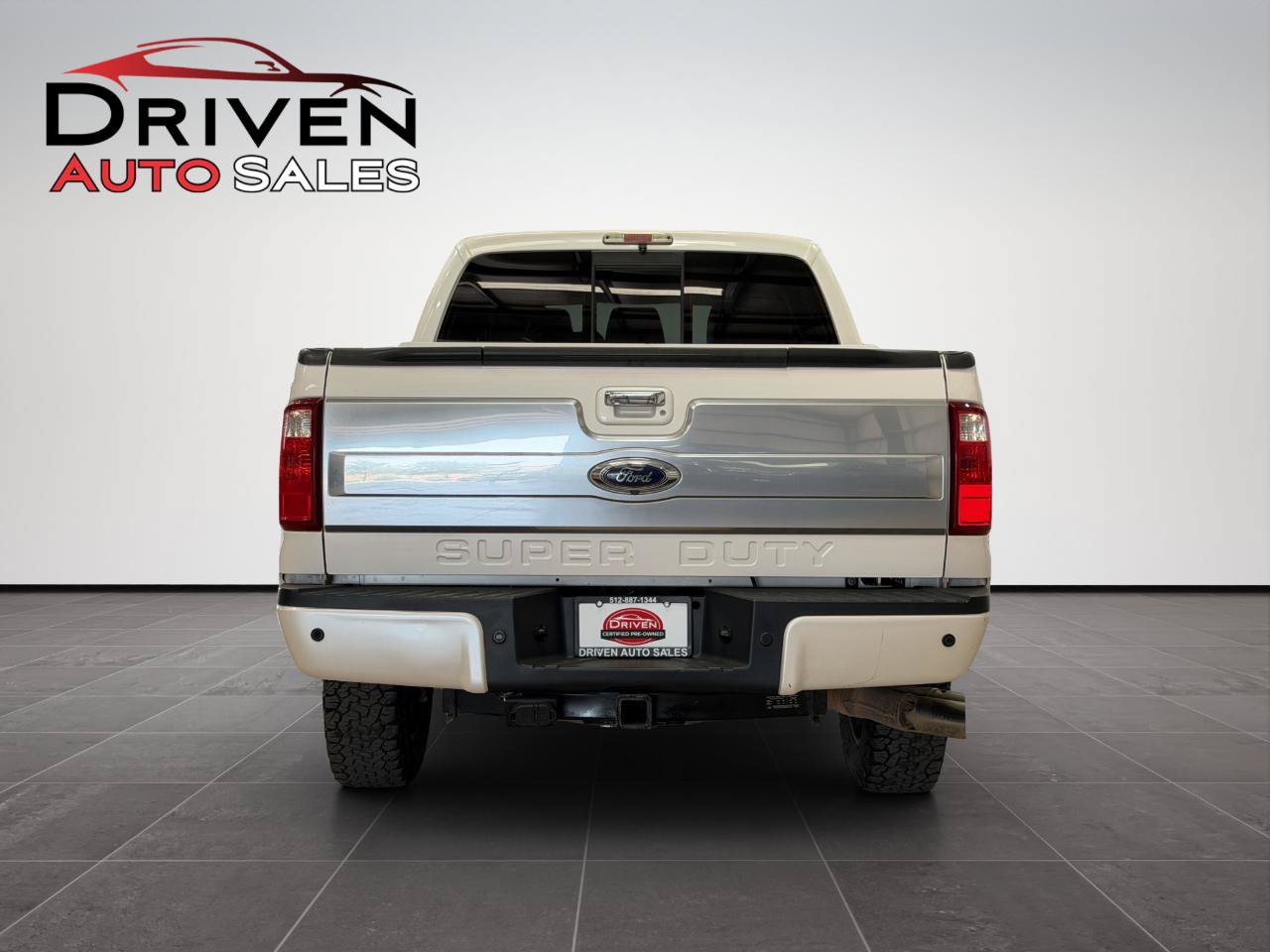 Used 2015 Ford F250 Platinum w/ FX4 Off-Road Package AWD/4WD image 6