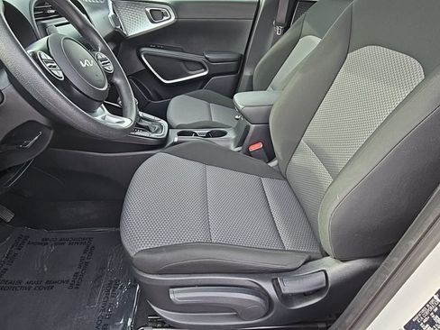 Used 2024 Kia Soul LX w/ Option Group 015 image 14