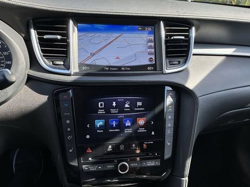 Used 2019 INFINITI QX50 Essential w/ Premium Heat Package image 17