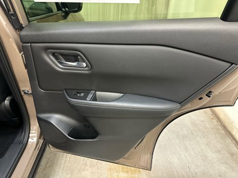 Certified 2024 Nissan Rogue SV image 26