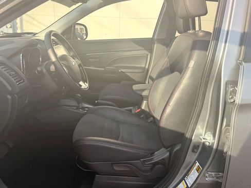 Used 2025 Mitsubishi Outlander Sport SE AWD/4WD image 12