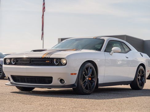 Used 2022 Dodge Challenger GT w/ Plus Package RWD image 6