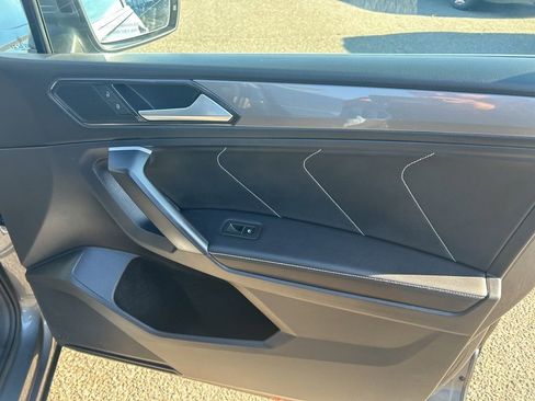 Used 2024 Volkswagen Tiguan SE image 26