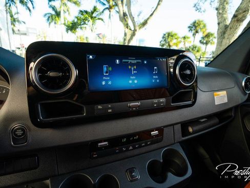 Used 2025 Mercedes-Benz Sprinter 2500 image 26