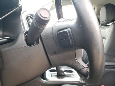 Used 2022 Chevrolet Colorado LT w/ Luxury Package image 34