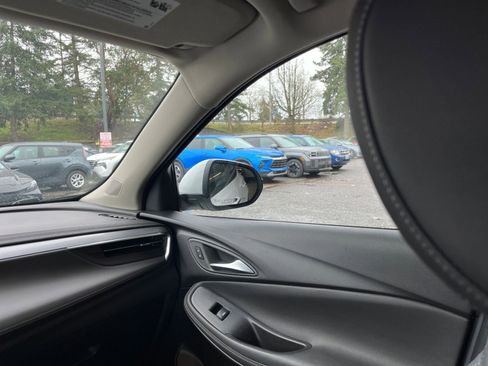 Used 2025 Buick Encore GX Preferred image 36