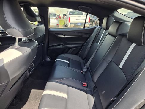 Used 2025 Toyota Camry SE FWD image 29