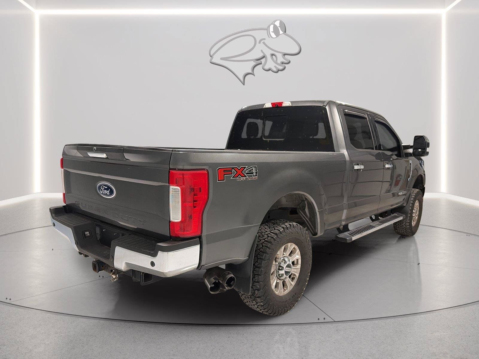 Used 2017 Ford F250 XLT w/ XLT Premium Package AWD/4WD image 5
