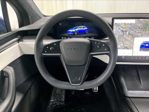 Used 2024 Tesla Model X Plaid image 18