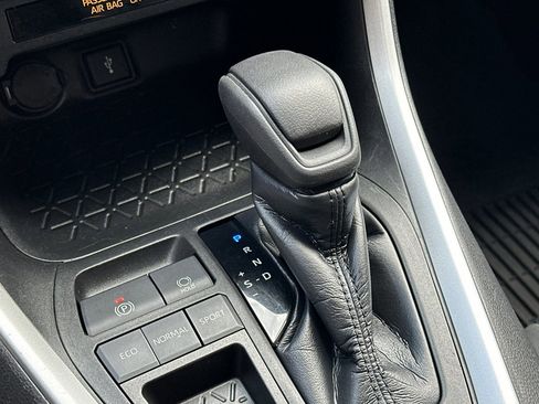 Certified 2020 Toyota RAV4 LE w/ All Weather Liner Package FWD image 21