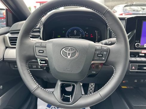 Used 2026 Toyota Camry SE w/ Convenience Package FWD image 19