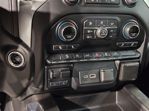 Used 2021 Chevrolet Silverado 1500 LT Trail Boss w/ Convenience Package II AWD/4WD image 31
