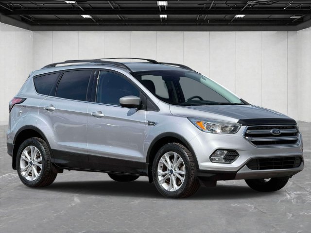 Used 2017 Ford Escape SE AWD/4WD image 3