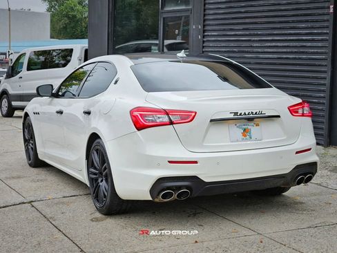 Used 2018 Maserati Ghibli S GranSport image 4