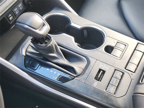 Used 2022 Toyota Highlander XLE image 21
