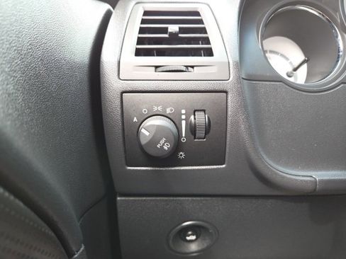 Used 2010 Dodge Challenger R/T image 90