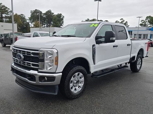 Used 2024 Ford F250 XLT image 1