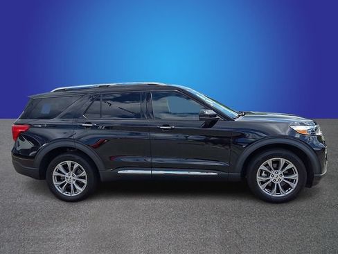 Used 2022 Ford Explorer Limited w/ Equipment Group 301A AWD/4WD image 3