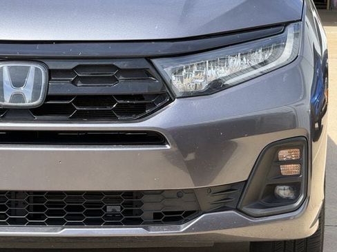 Used 2025 Honda Odyssey Touring image 8