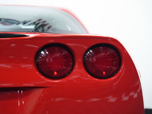 Used 2007 Chevrolet Corvette Coupe w/ Preferred Equipment Group image 16