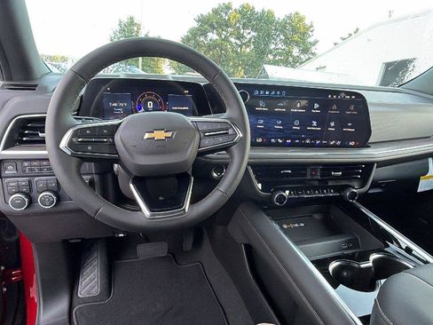 New 2026 Chevrolet Suburban Premier AWD/4WD image 21