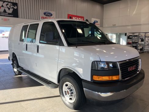Used 2024 GMC Savana 2500 w/ Driver Convenience Package image 3