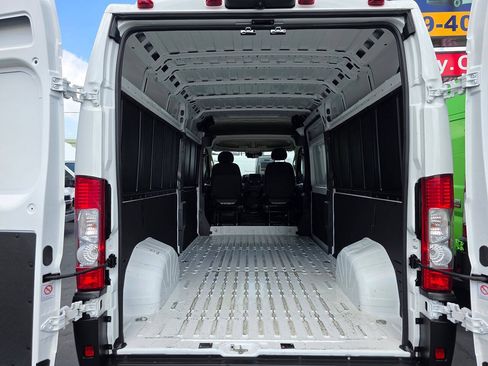 Used 2024 RAM ProMaster 2500 w/ Safety Group FWD image 13