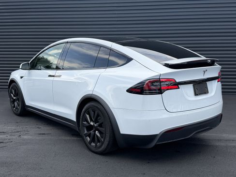 Used 2022 Tesla Model X AWD/4WD image 3