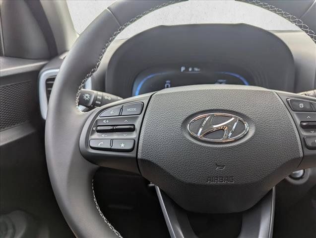 Certified 2025 Hyundai Venue Limited FWD image 14