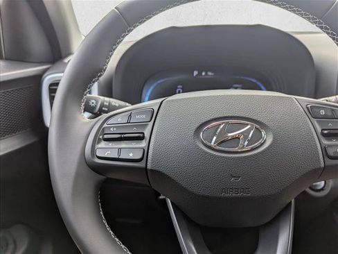 Certified 2025 Hyundai Venue Limited FWD image 14