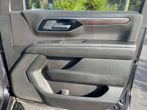 Used 2025 Chevrolet Tahoe LT image 25