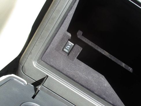 Used 2023 Nissan Armada Platinum w/ Captain's Chairs Package image 40