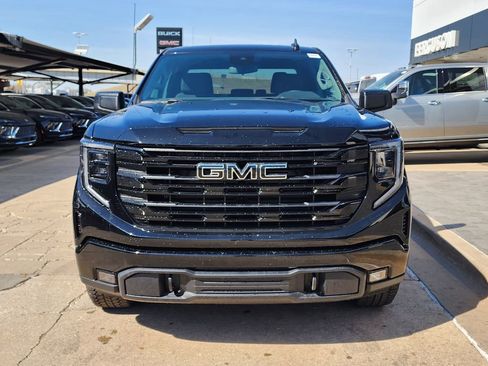 New 2026 GMC Sierra 1500 Elevation w/ LPO, Elevation Black Package AWD/4WD image 9