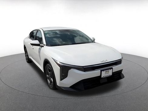 Used 2026 Kia K4 FWD image 3