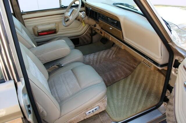 Used 1990 Jeep Grand Wagoneer AWD/4WD image 7